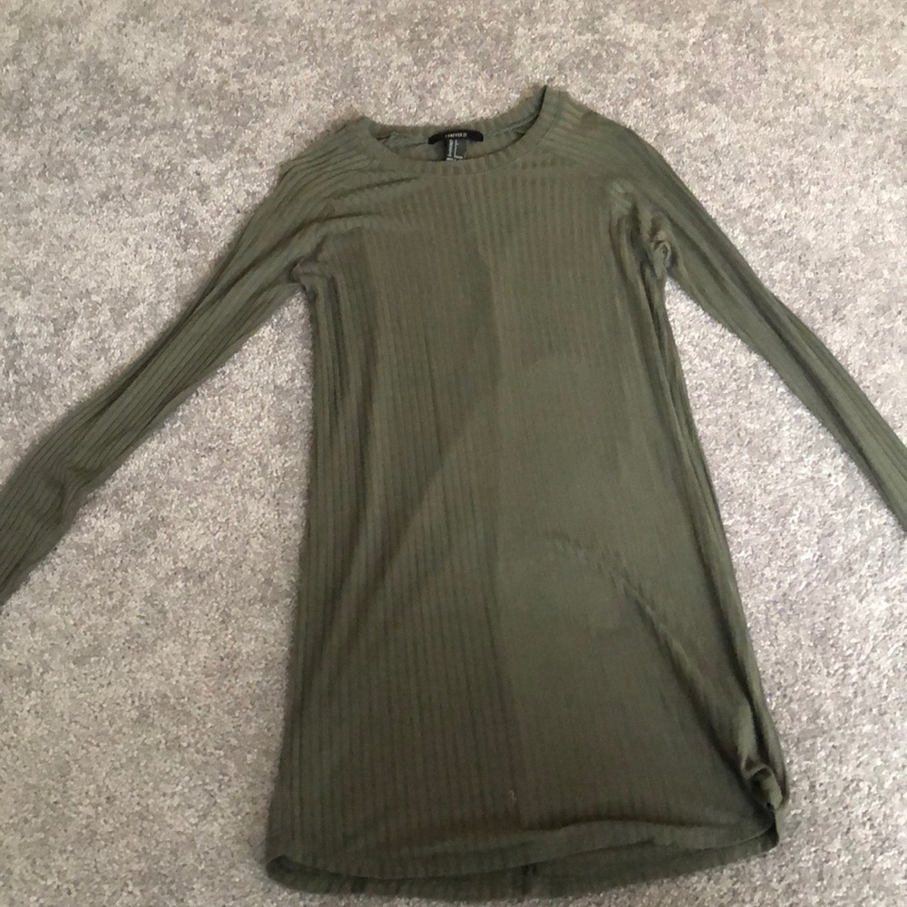 Green long sleeve dress